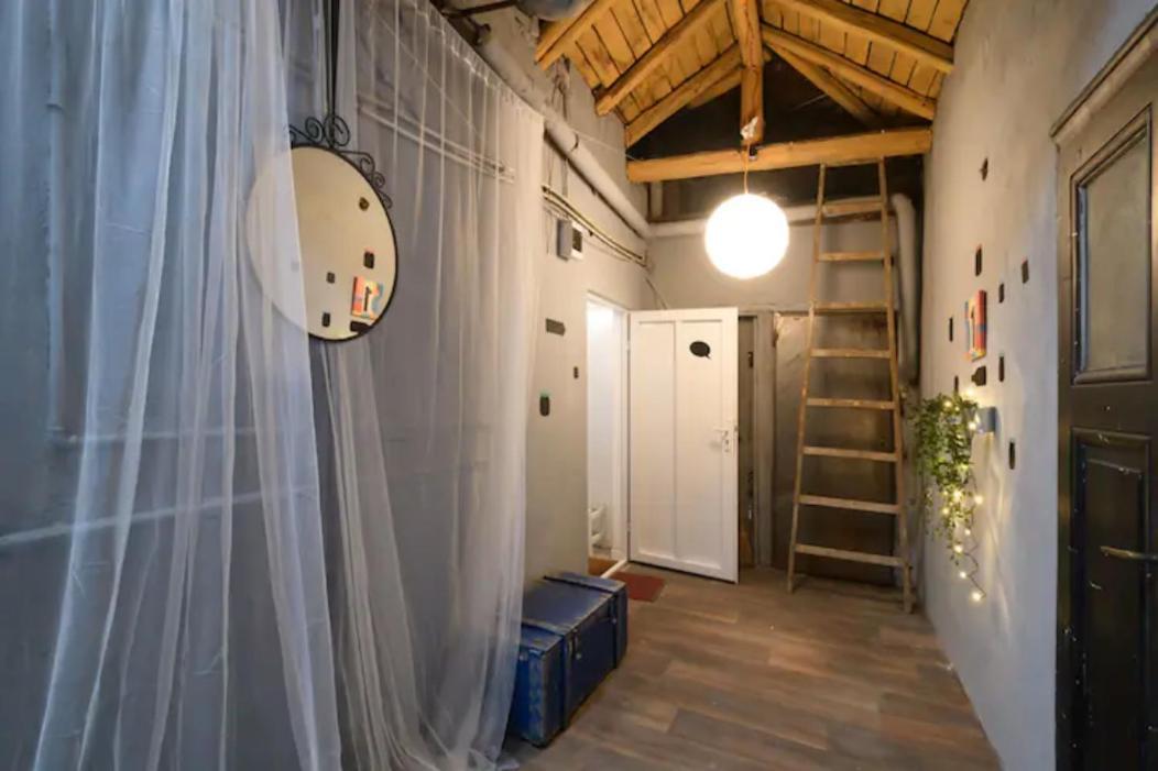 Апартаменти Cozy Loft In The Heart Of Софія Екстер'єр фото